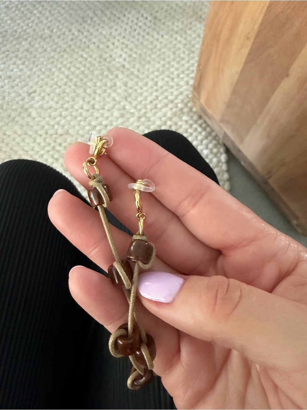 Beaded glasses holder